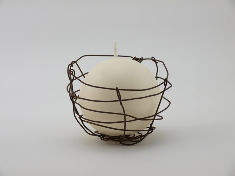 Nesska rusted wire bowl candle